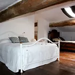 D'hotes La Luciole 3*