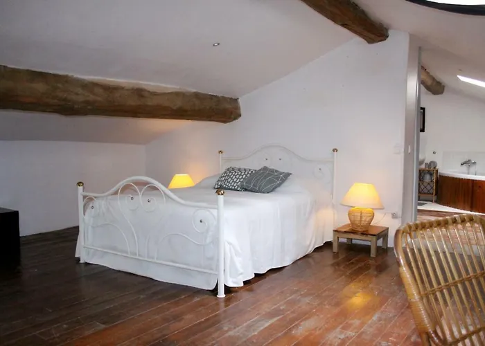 게스트하우스 D'hotes La Luciole Tourtrol